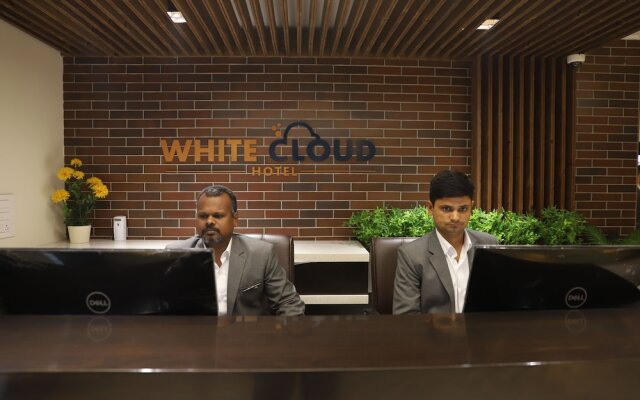 Hotel White Cloud