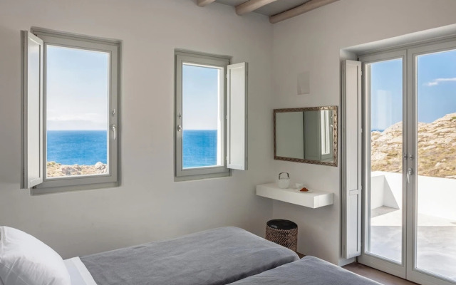 Apollo Paradise Seaview Infinity Pool Jacuzzi