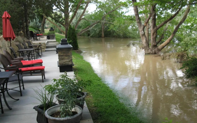 River Terrace Green River