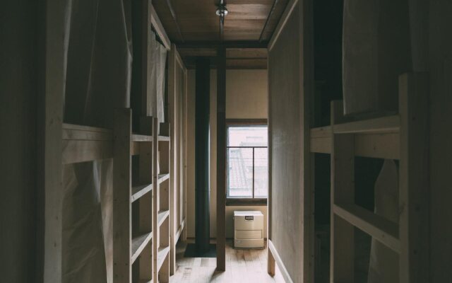 Nari - nuttari NARI -