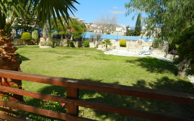 Moniatis Hotel