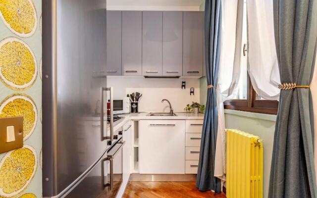 Design Villa With Parking, Navigli Area, Milan