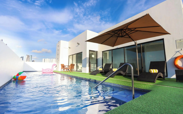 Privato Makati