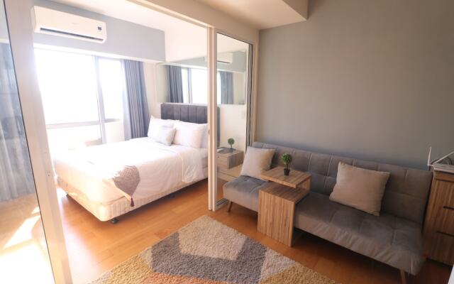 Oasis Regency @ Acqua Livingstone near Rockwell