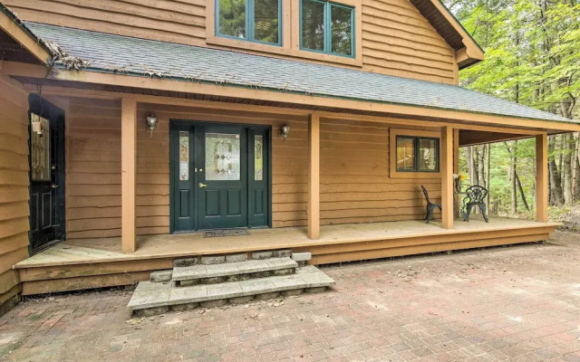 Waterfront Lake Tomahawk Cabin w/ Game Room!