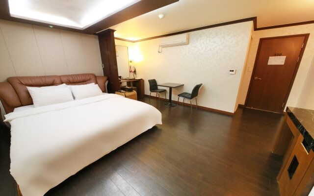 Goodstay Diamond Hotel