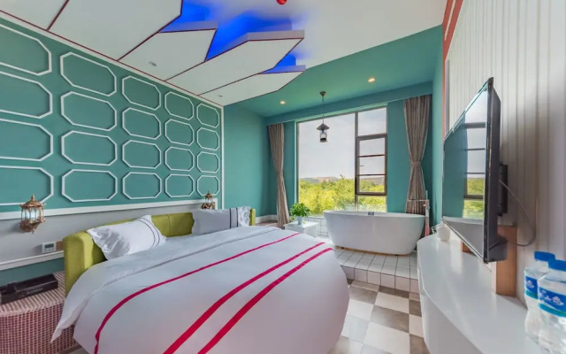 Love Home Theme Hotel Kunming Airport