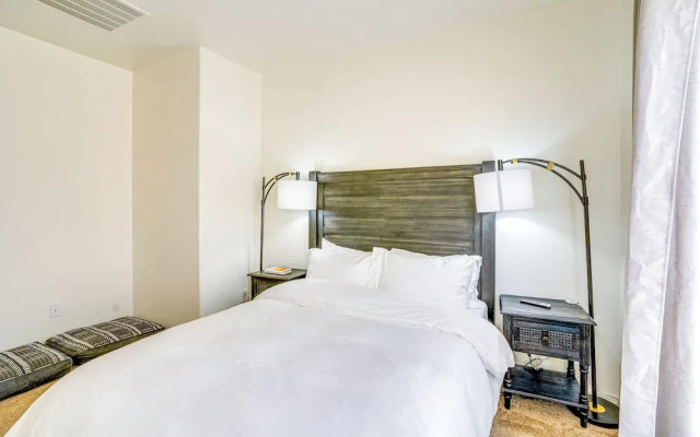 Pet-friendly Surprise Home w/ Yard & Grill Area