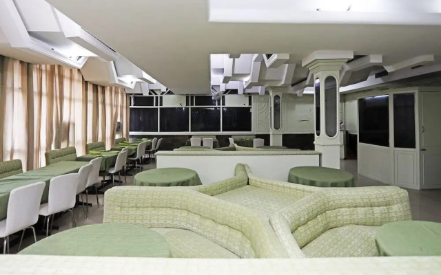 Hotel Mid Town By OYO Rooms