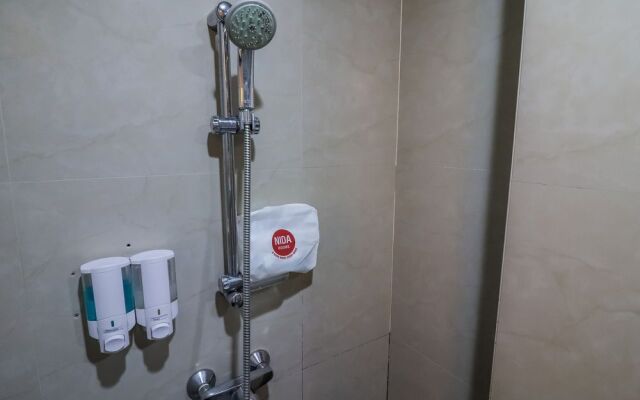 NIDA Rooms Khlong Toei 390 Sky Train