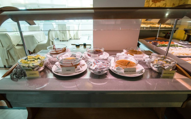 Hotel Antinea Suites & SPA