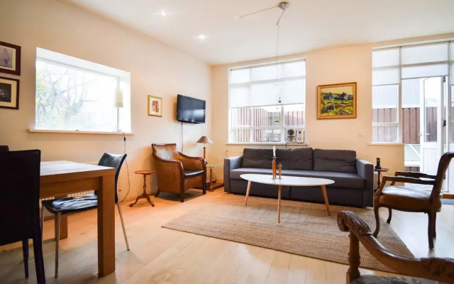 Apartment Þ6