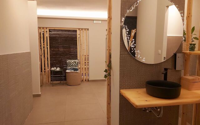 Alexakis Hotel & Spa