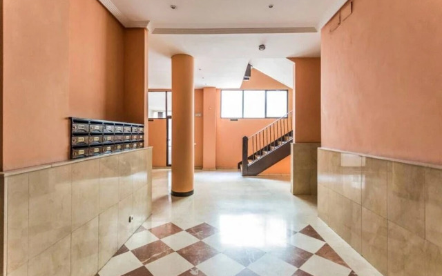 Modern 1 Br Right In Sol