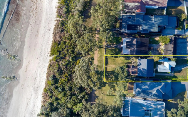 On The Beach at Vincentia 4pm Check Out Sundays