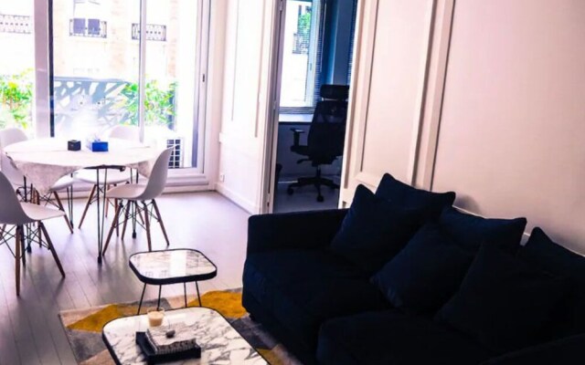 Apartment Champs Elysees - Saint Philippe du Roule