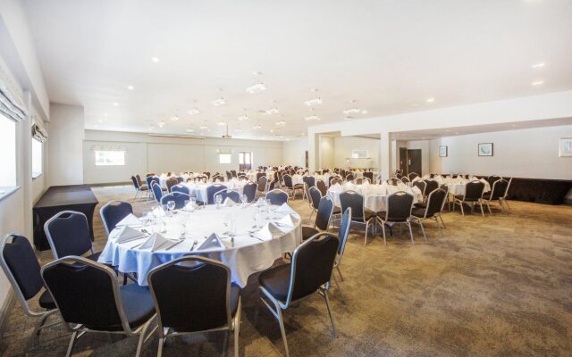 Holiday Inn Reading South M4 Jct11 by IHG