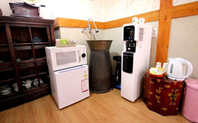 Happiness Full Guesthouse