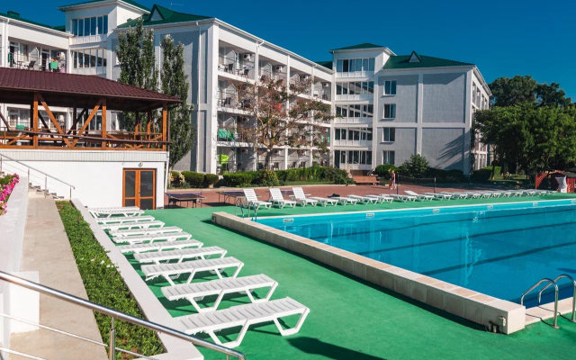 Zolotoj bereg(Evpatorija)