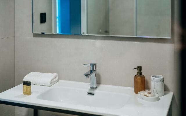 Kala Luxury rooms by DuHomes