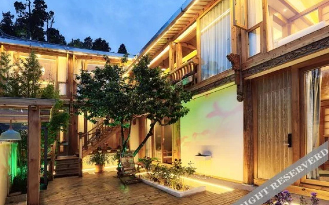 Zen Holiday Inn (Lijiang Ancient City Sifang Street)