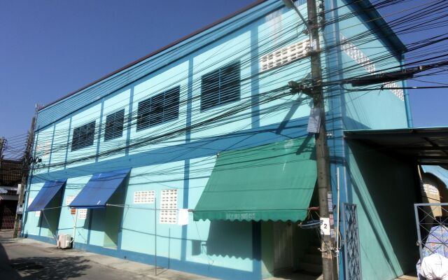 Pek House