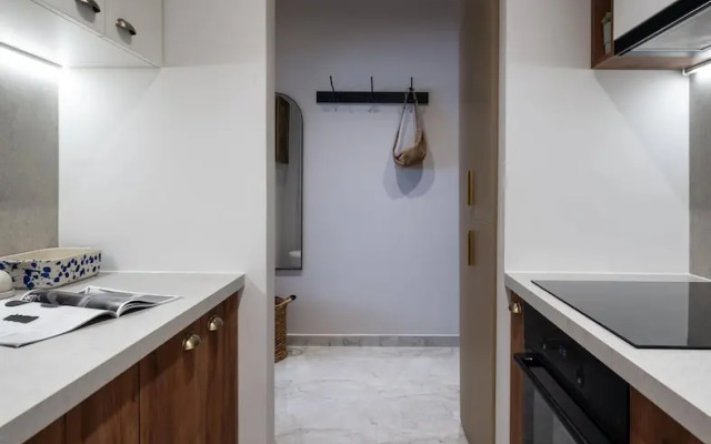 Views of all the Palaces 2BR Stunner