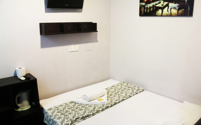 OYO 43927 Sassana Hotel (Sanitized Stay)