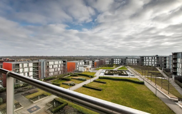 Vizion Milton Keynes by Bourdeauxs