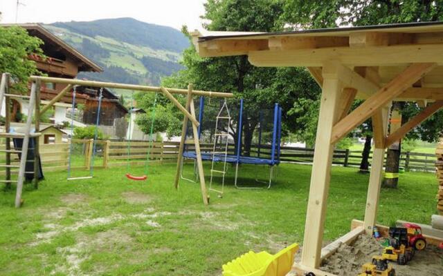 Apartment in Hainzenberg in a ski Area