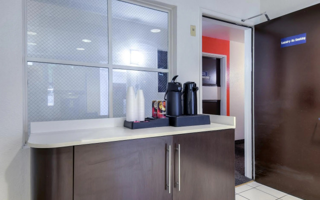 Motel 6 San Diego, CA - Downtown