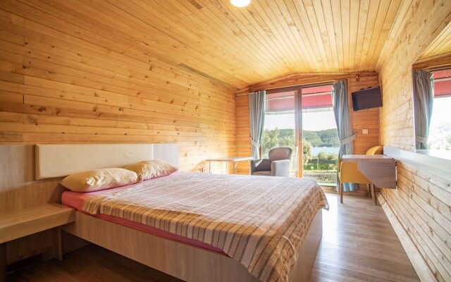 Akyaka - Akbuk Fullmoon Bungalow Camping