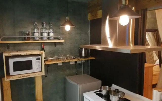 Machome GuestHome at Trefoil Setia City