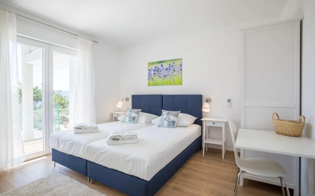 Villa Bol Brac save 15 percent on Split-villas com