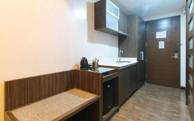 West Avenue Suites