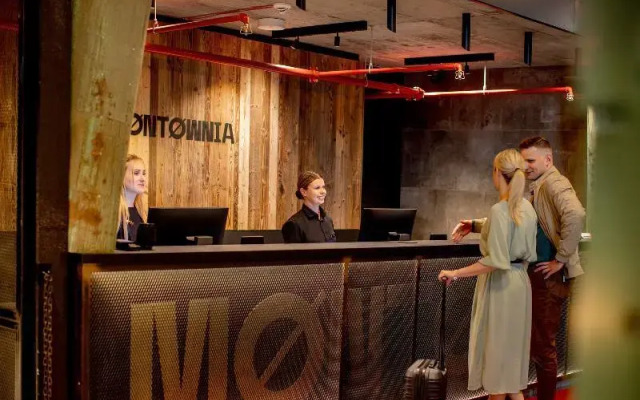 MONTOWNIA Lofts & Experience