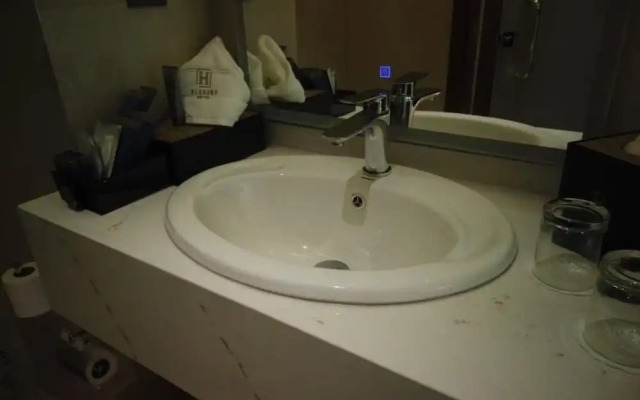H Luxury Hotel