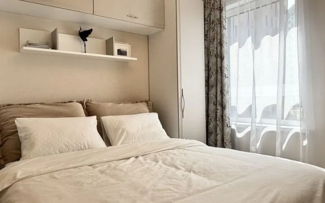 Мун72 на улице Джанбровского, д. 4