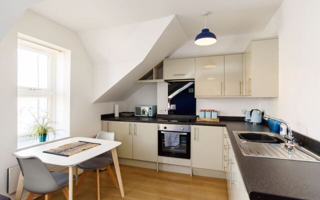 3 88A Albany Road