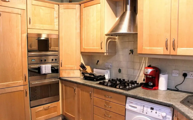 Traditional Georgian Flat in New Town, Sleeps 5-6