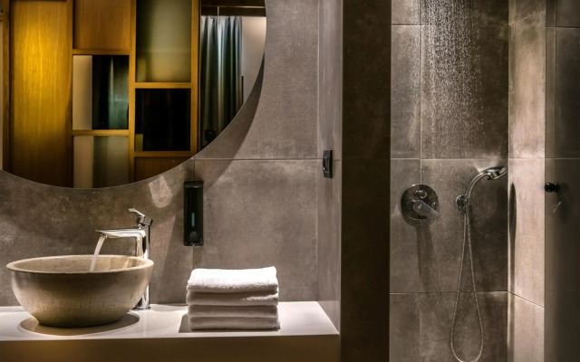 Petousis Hotel & Suites