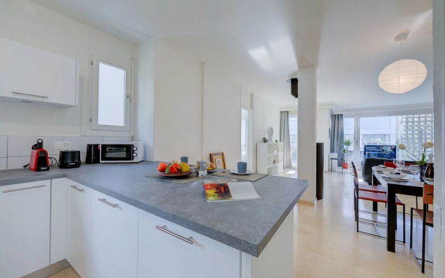 City Lake Apartment