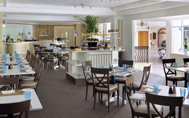 Millennium Lakeview Residence