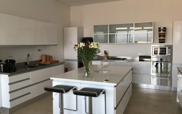 PENTHOUSE 230m2 ON THE SEA