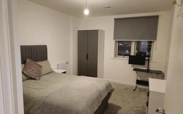 Luxurious 2-bed Haven in the Heart of Barking