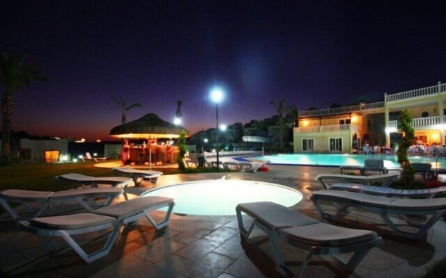 Turquoise Residence 3 Bedrooms with Pool