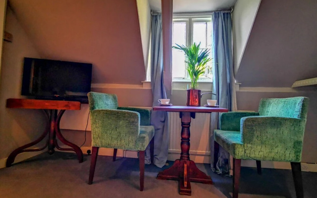 Cedar House Boutique B&B