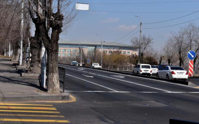 Naprotiv Sportivno-Kontsertnogo Kompleksa