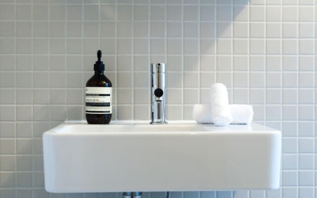 Spacious Art Deco Apartment in Darlinghurst