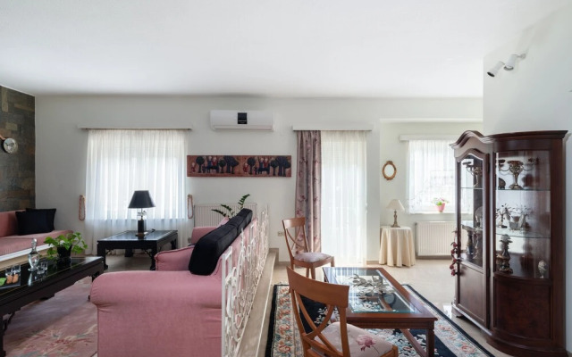 Elegant Harbour Apartment